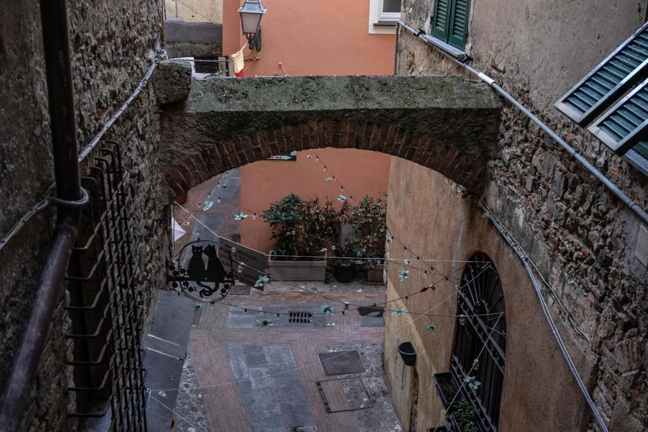 Hotel Archivolto Del Teatro Albenga Exteriér fotografie
